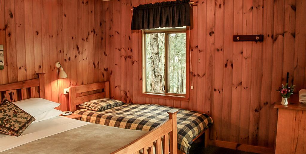 Balingup Heights Hilltop Forest Cottages Szoba fotó