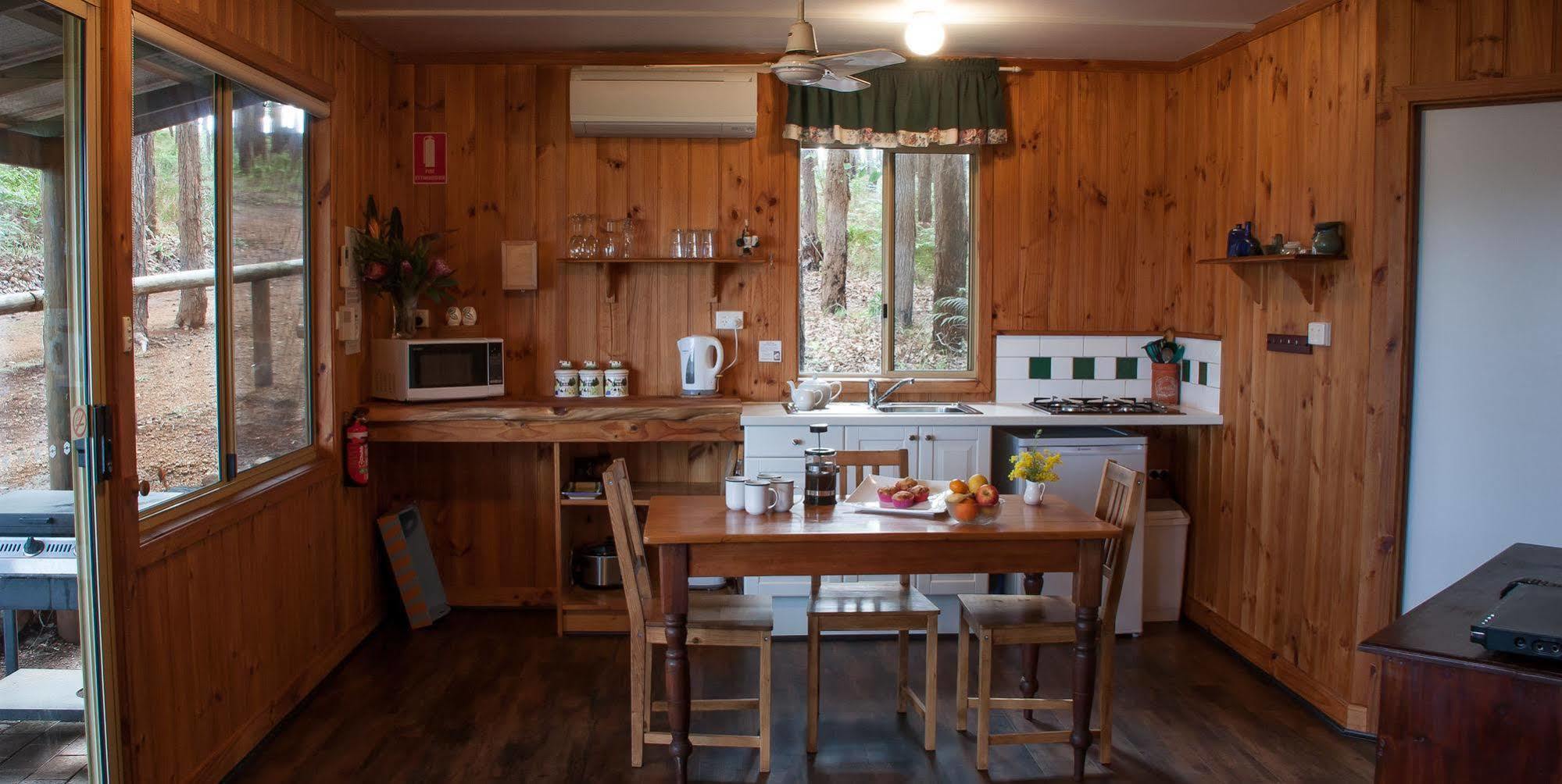 Balingup Heights Hilltop Forest Cottages Kültér fotó